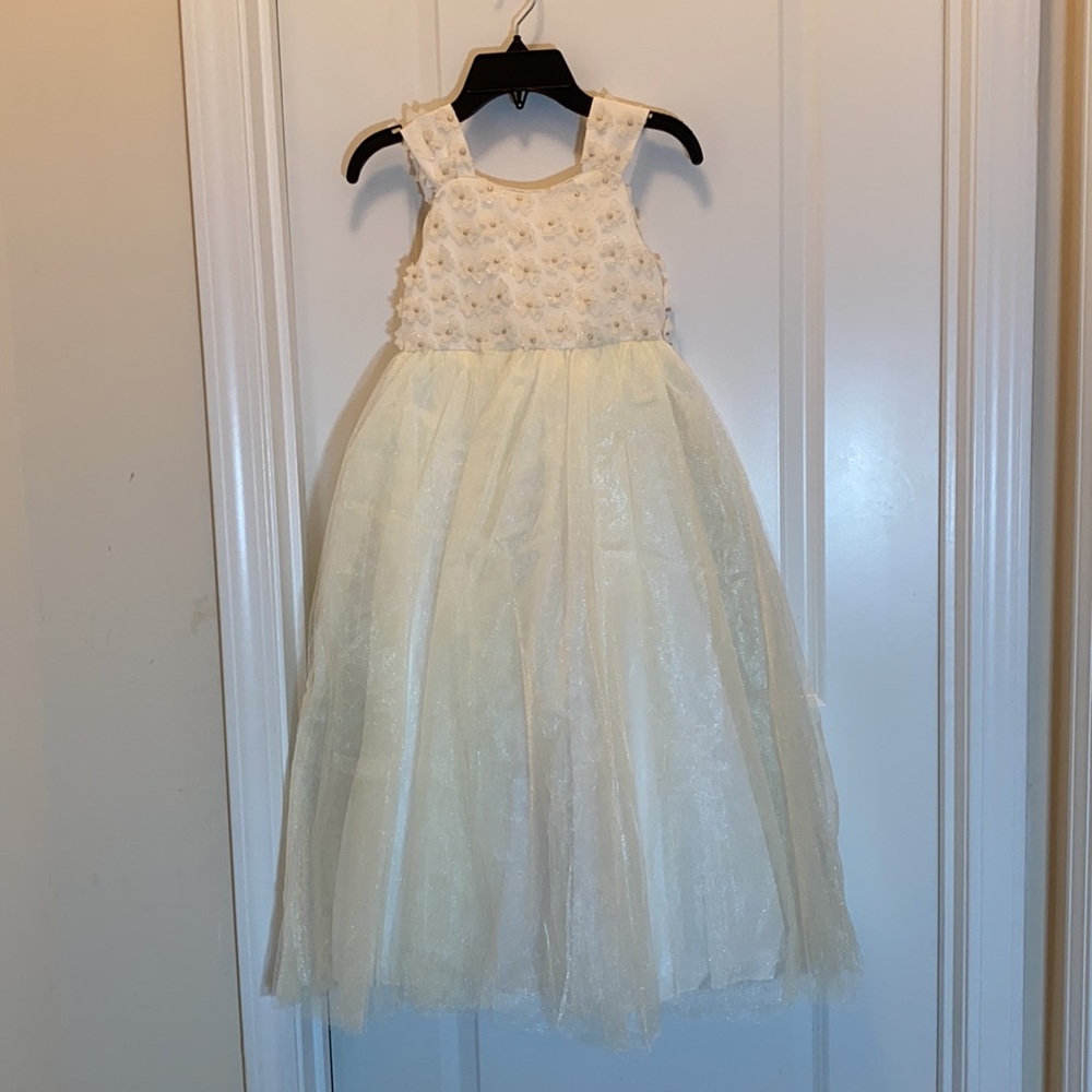 Belle Badgley Mischka 3D Flower & Tulle Maxi Dress